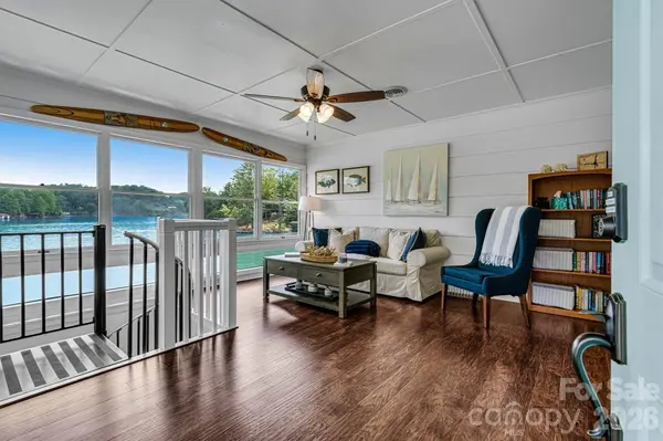 462 Charlotte DR, Lake Lure, NC 28746