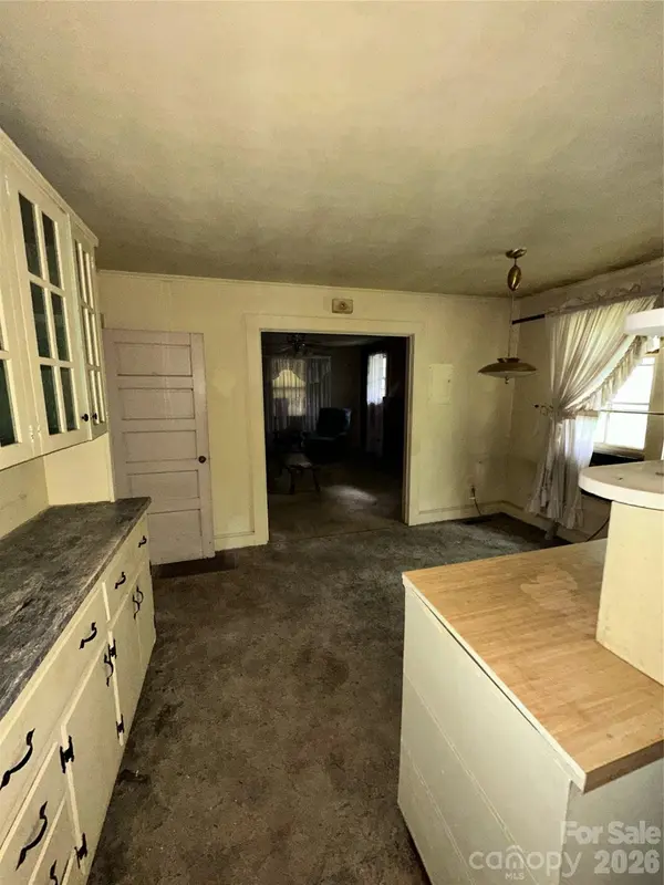 1611 W Fifth AVE, Gastonia, NC 28052