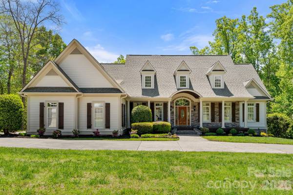 7601 Crossing Ridge DR, Belews Creek, NC 27009
