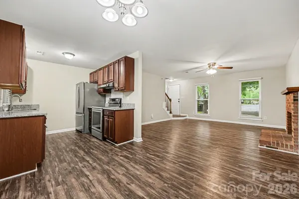 8800 Royal Scot LN, Charlotte, NC 28227