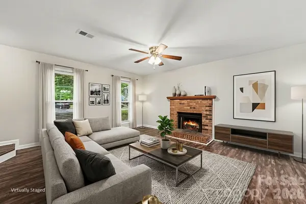 8800 Royal Scot LN, Charlotte, NC 28227