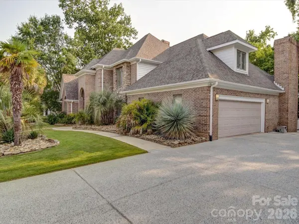 15708 Eagleview DR, Charlotte, NC 28278