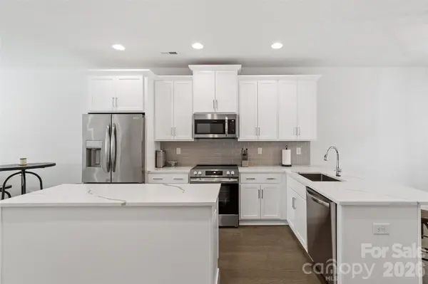 5040 York Park LN, Charlotte, NC 28217