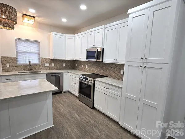 768 8th ST NE, Hickory, NC 28601