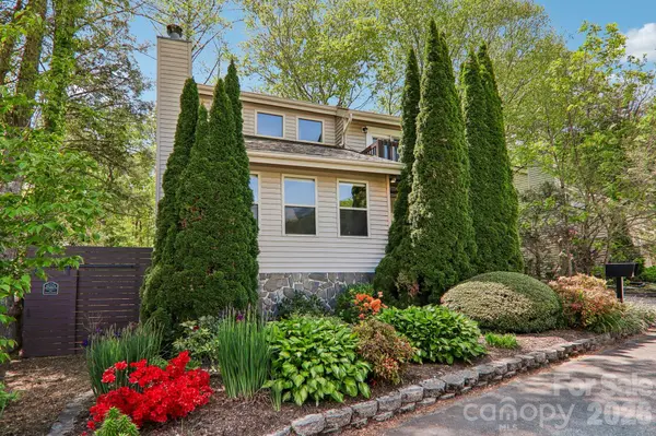 12 Indian Trace RD, Maggie Valley, NC 28751
