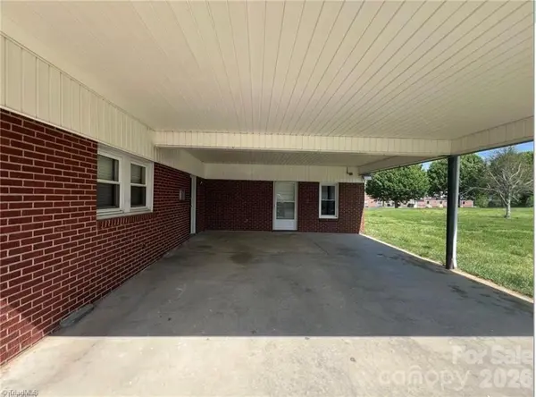 820 Suncrest Orchard RD, North Wilkesboro, NC 28659