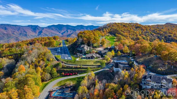 20 Cliff's Edge DR, Burnsville, NC 28714