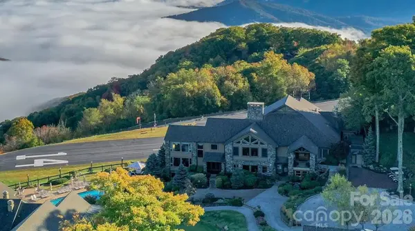 20 Cliff's Edge DR, Burnsville, NC 28714