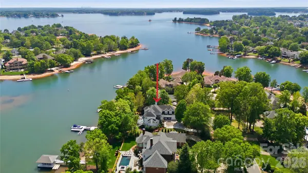 18426 Peninsula Cove LN, Cornelius, NC 28031