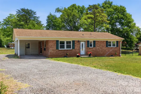 1910 26th ST NE, Hickory, NC 28601