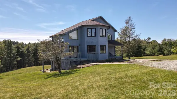 216 Deer Track LN, Sparta, NC 28675