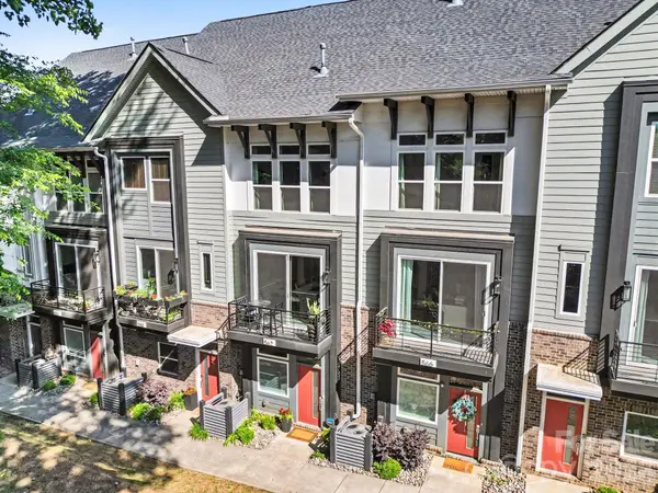 562 West End DR, Charlotte, NC 28208
