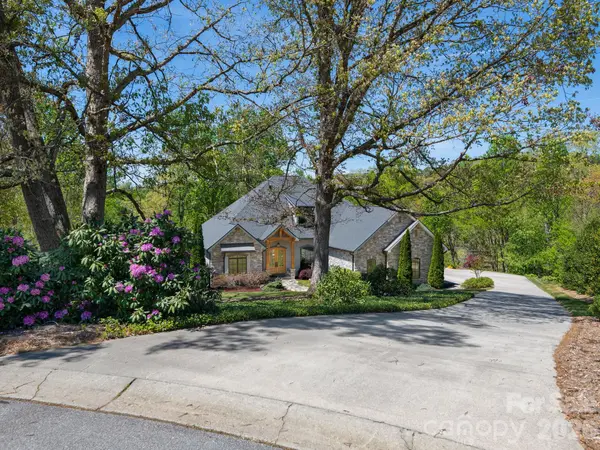 28 Falling Star CT, Fletcher, NC 28732