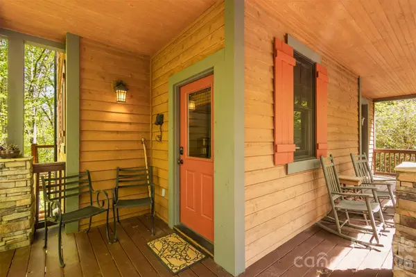 83 Allspice CT, Tuckasegee, NC 28783