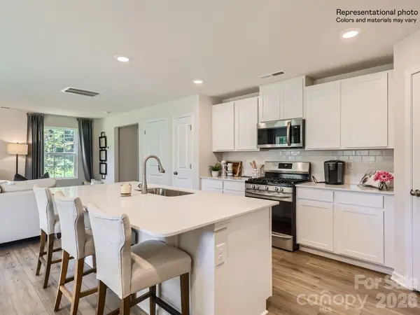 483 Sand Dunes DR, Kannapolis, NC 28081
