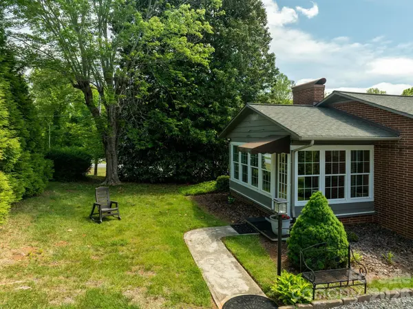 1818 Hickory BLVD SW, Lenoir, NC 28645