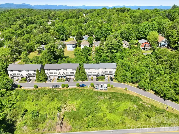 5 Terrace CT, Asheville, NC 28804