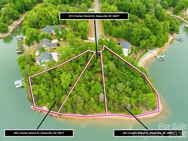 272 S Harbor Watch DR, Statesville, NC 28677