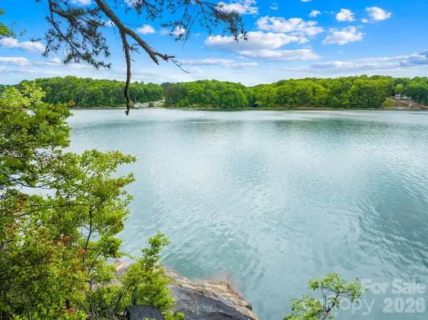 272 S Harbor Watch DR, Statesville, NC 28677