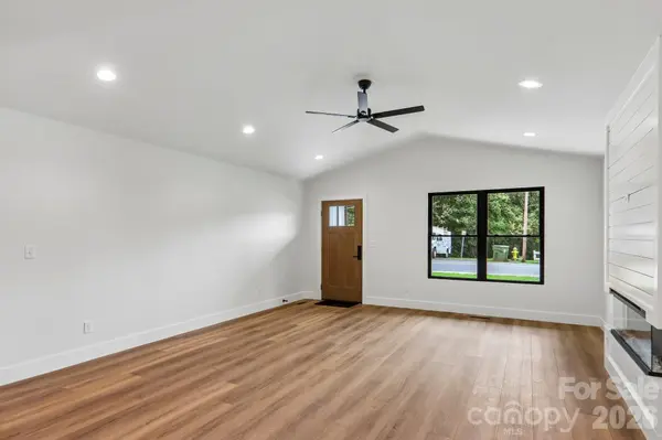 124 N Main ST, Mars Hill, NC 28754