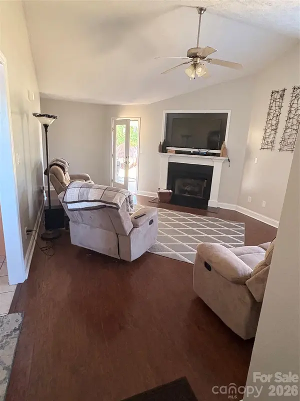 195 Moorea DR, Raeford Township, NC 28376
