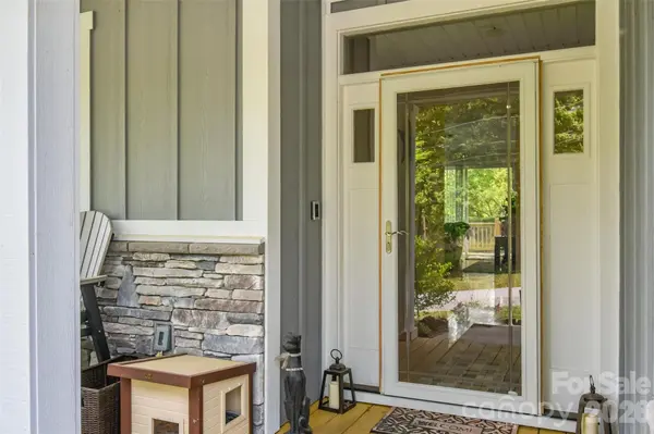 123 White Oak Road EXT, Arden, NC 28704