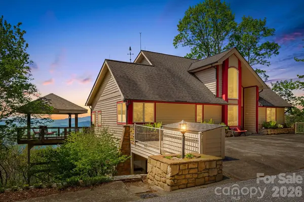 206 Twin Springs RD, Blowing Rock, NC 28605
