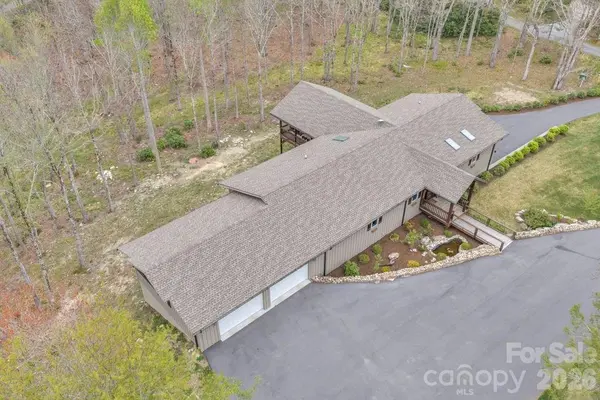 811 Linhigh DR, Newland, NC 28657
