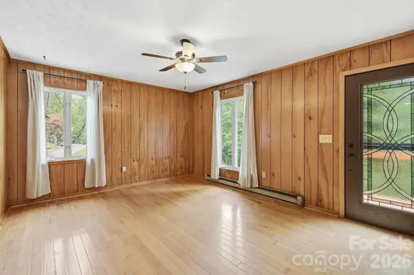 959 Oakmont DR, Canton, NC 28716