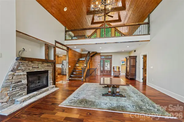556 High Pines LOOP, Lake Lure, NC 28746