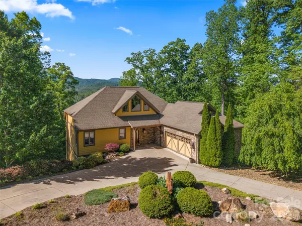 556 High Pines LOOP, Lake Lure, NC 28746