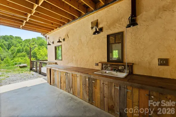 3151 Lumptown RD, Marshall, NC 28753