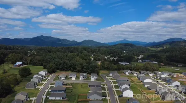 123 Ridgehaven DR, Waynesville, NC 28786
