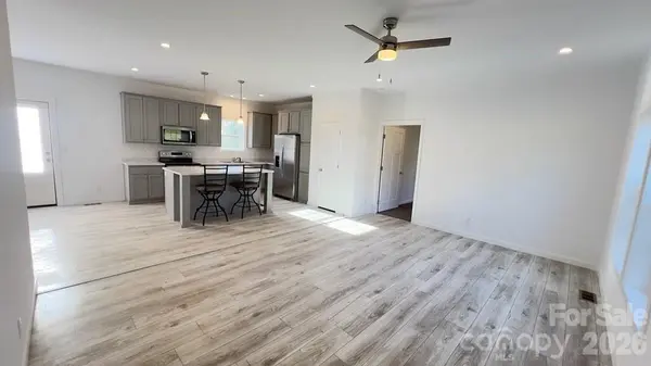 819 Wellwood AVE, Statesville, NC 28677