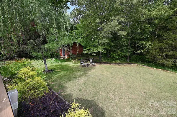 86 King Arthurs CT, Hickory, NC 28601