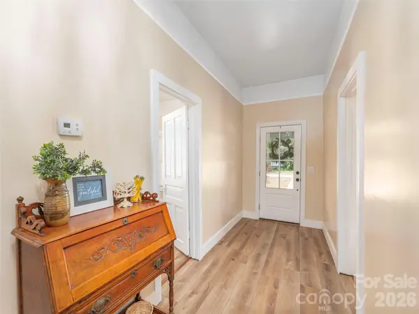 274 Charles ST, Clyde, NC 28721