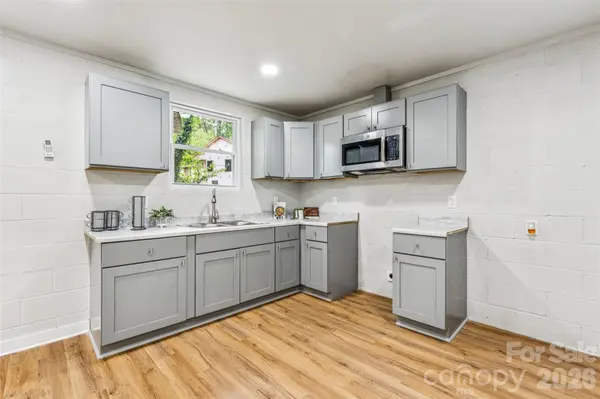 1014 N Mountain ST, Cherryville, NC 28021