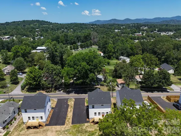430 Hazel Mill RD, Asheville, NC 28806