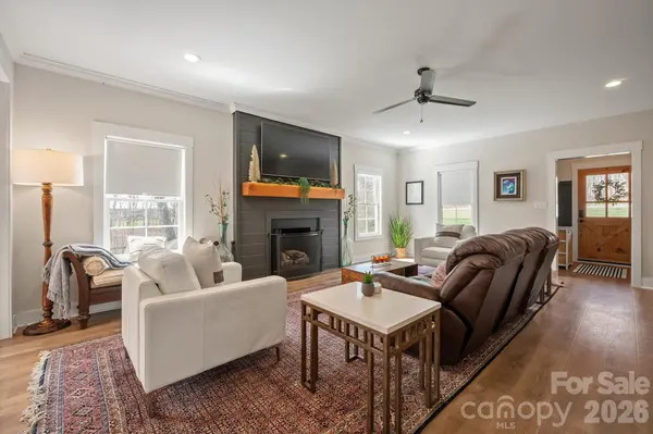 160 Mullis RD, Harmony, NC 28634