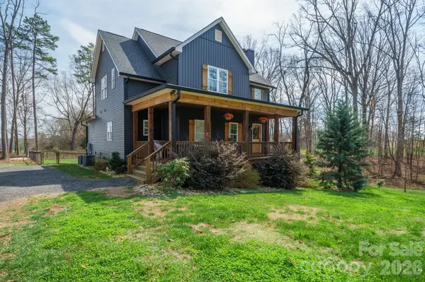 160 Mullis RD, Harmony, NC 28634