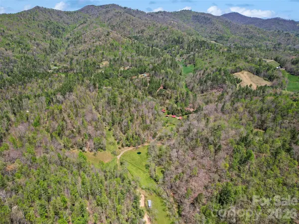 647 Indian Springs RD, Clyde, NC 28721