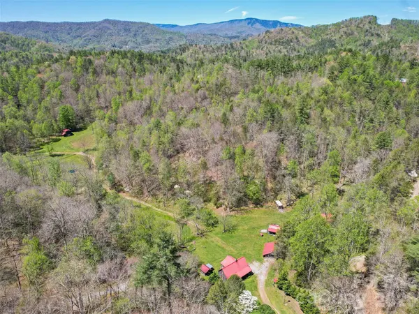 647 Indian Springs RD, Clyde, NC 28721