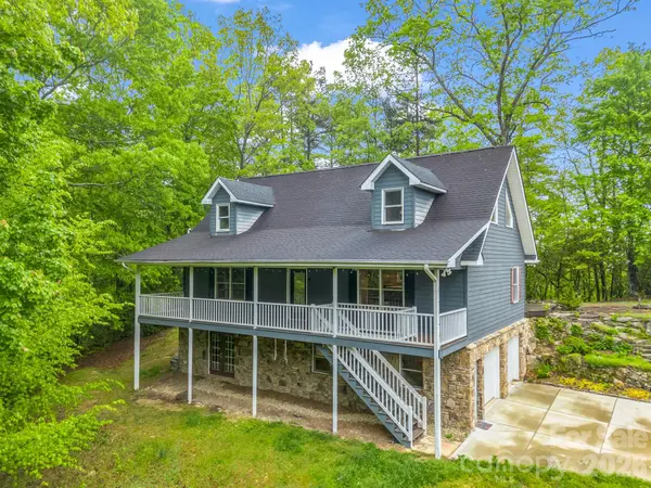 180 Canaday DR, Brevard, NC 28712