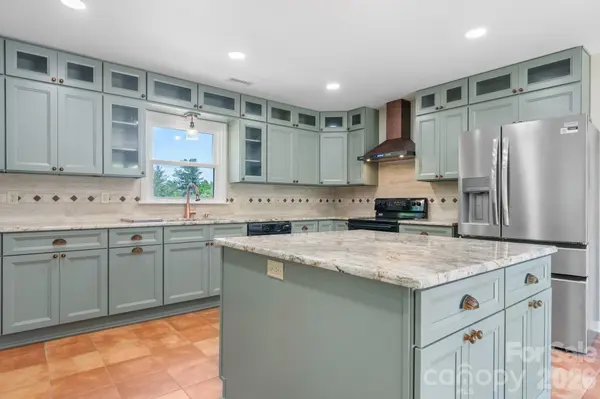 2113 White Pine DR, Granite Falls, NC 28638