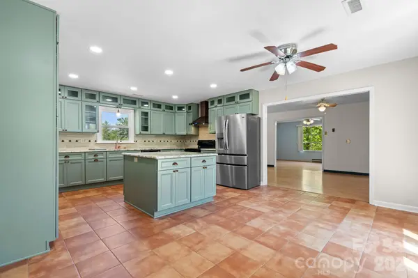 2113 White Pine DR, Granite Falls, NC 28638