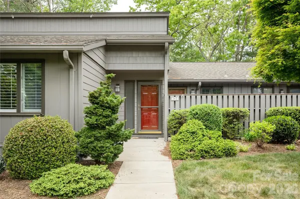 434 Crowfields DR, Asheville, NC 28803