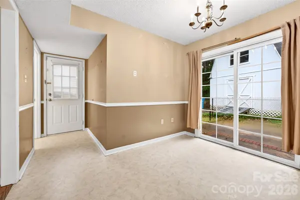 621 Winter Wood DR, Matthews, NC 28105
