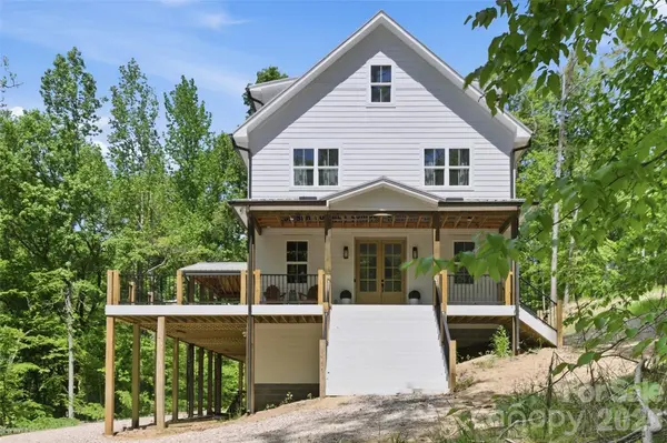 1321 Gateshead LN, Matthews, NC 28105