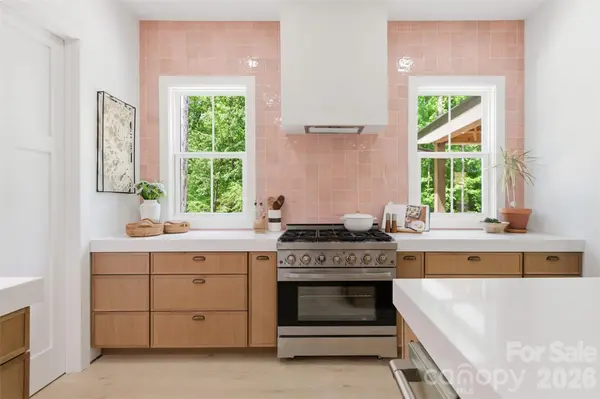 1321 Gateshead LN, Matthews, NC 28105