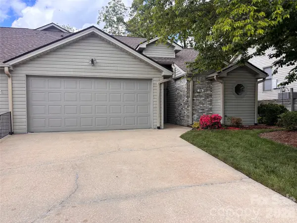 39 Tisha LN, Hendersonville, NC 28739